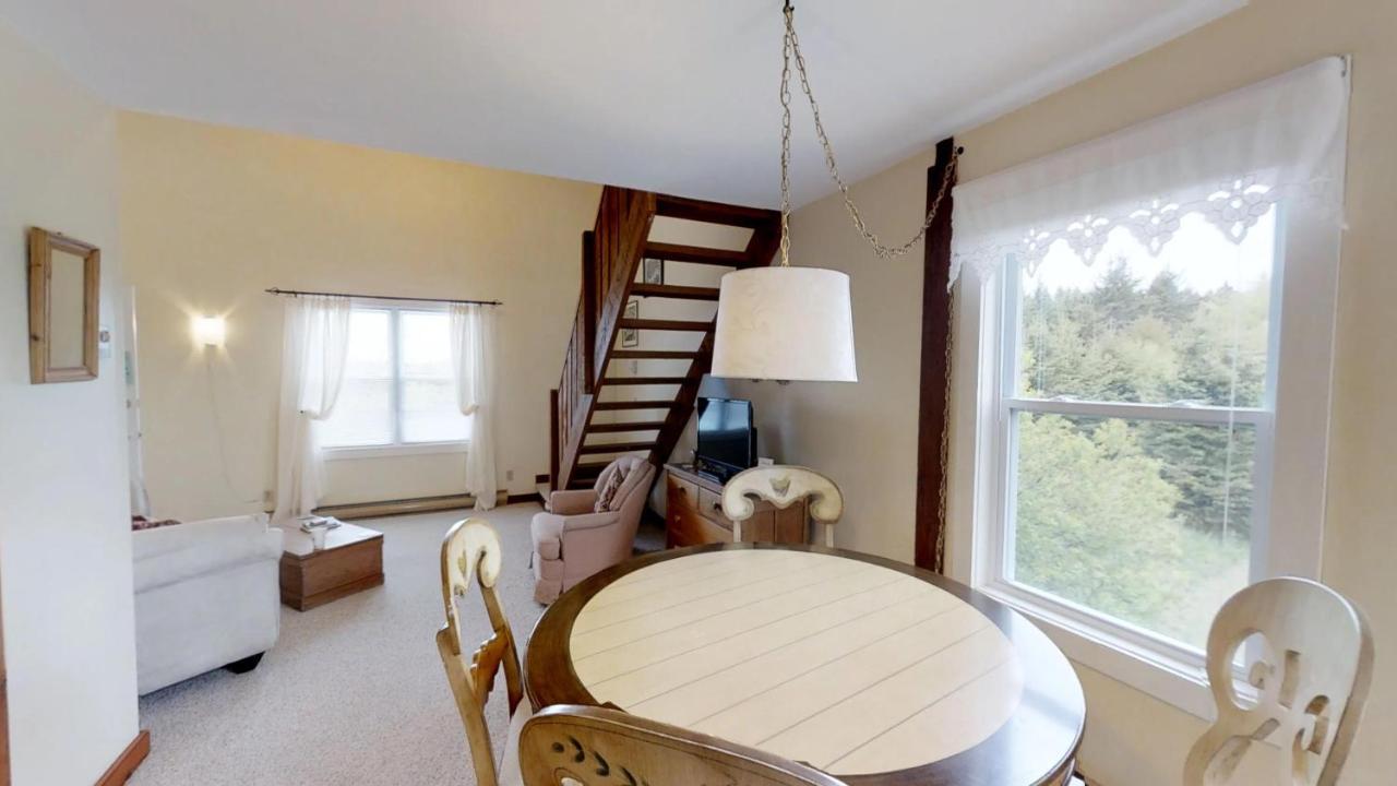 Bayview Pines Country Inn B&B Mahone Bay Extérieur photo