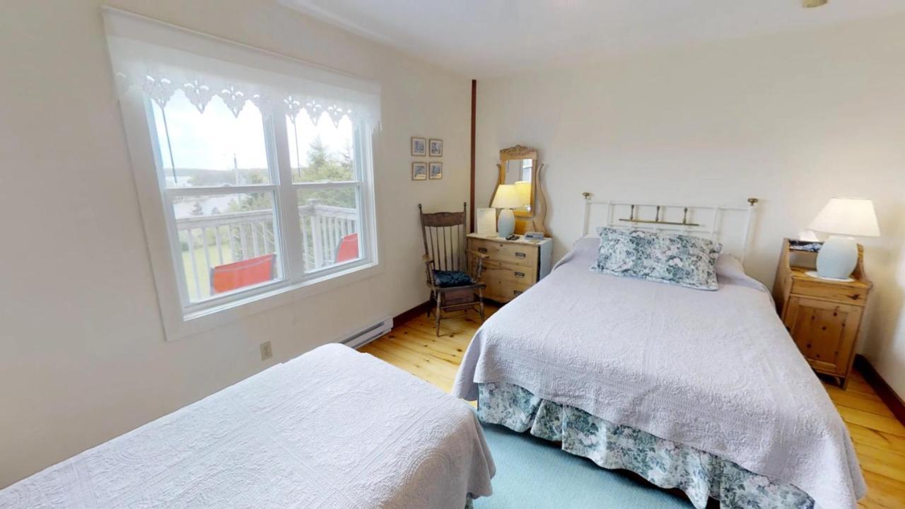 Bayview Pines Country Inn B&B Mahone Bay Extérieur photo