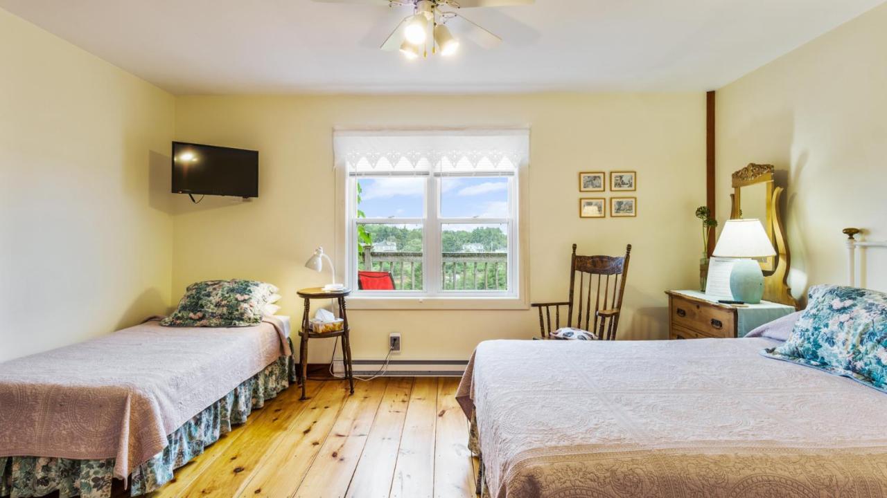 Bayview Pines Country Inn B&B Mahone Bay Extérieur photo