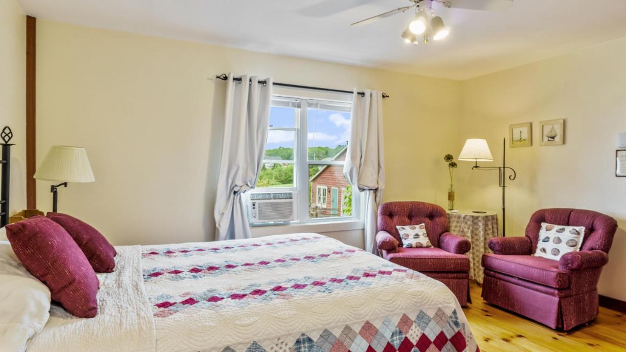Bayview Pines Country Inn B&B Mahone Bay Extérieur photo