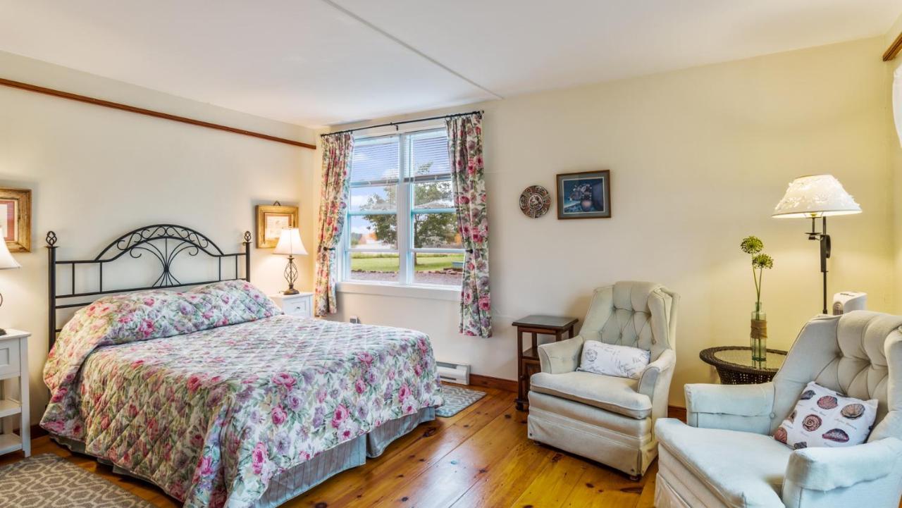 Bayview Pines Country Inn B&B Mahone Bay Extérieur photo