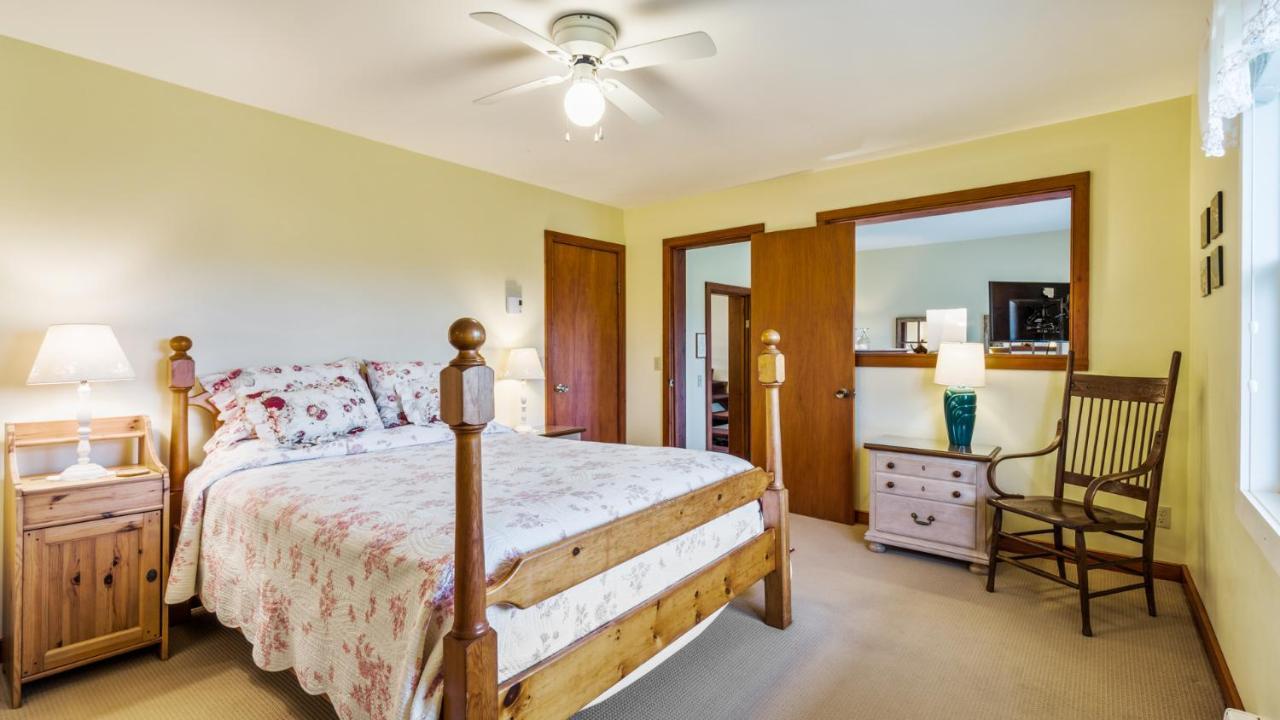 Bayview Pines Country Inn B&B Mahone Bay Extérieur photo