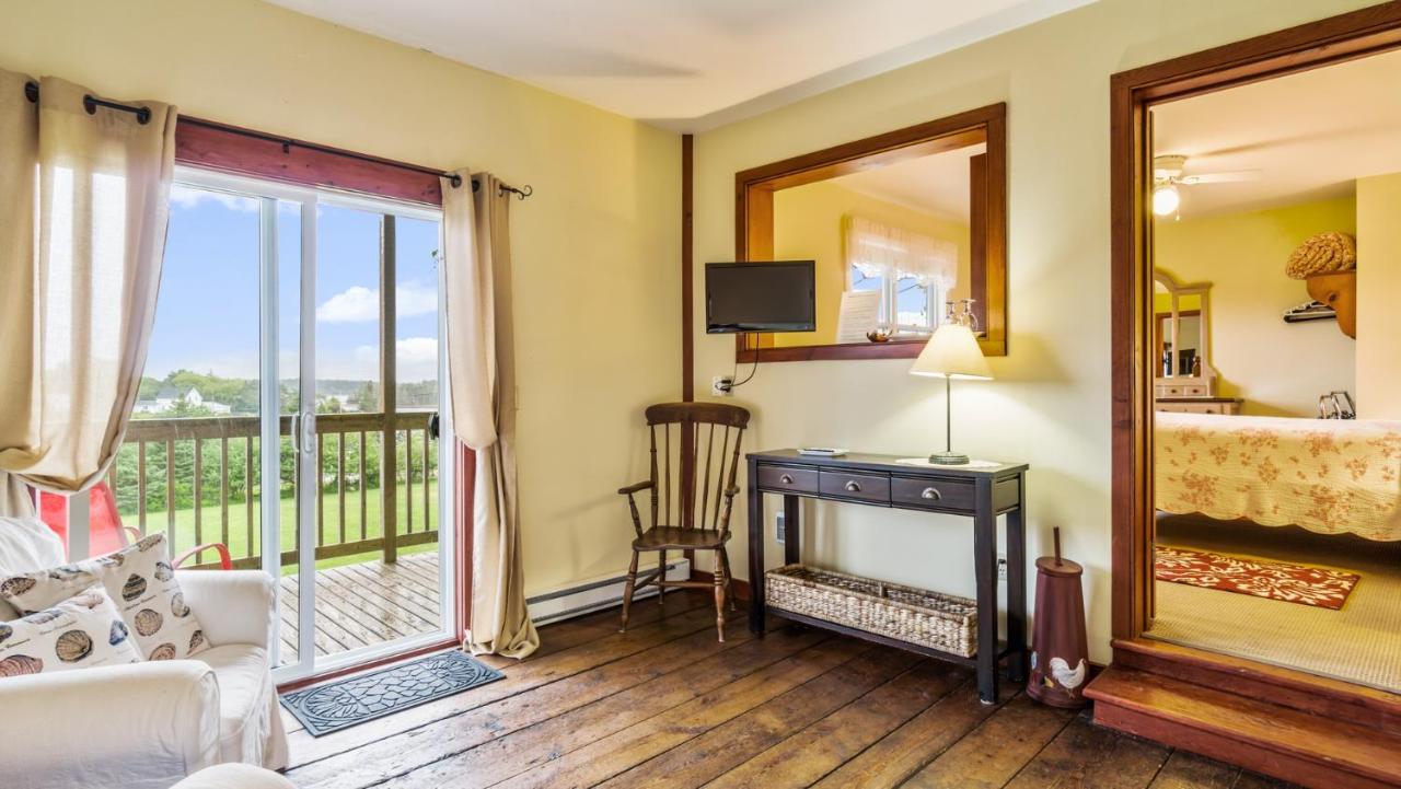 Bayview Pines Country Inn B&B Mahone Bay Extérieur photo