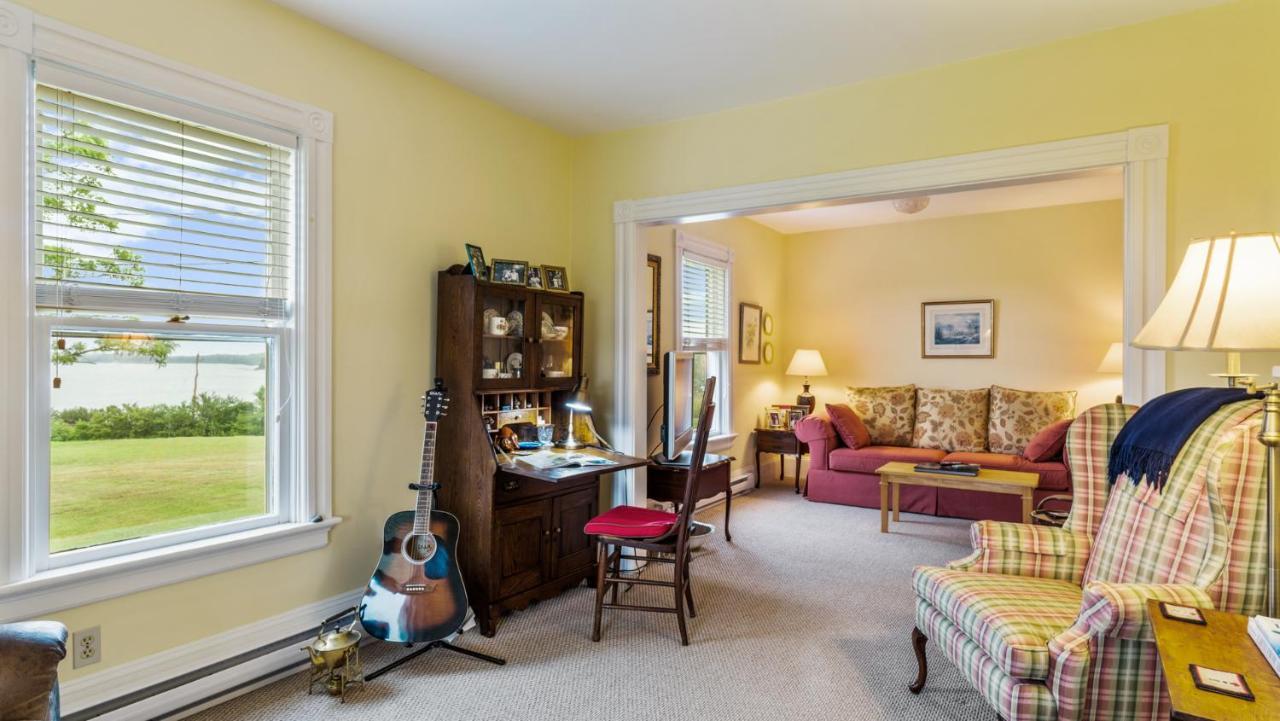 Bayview Pines Country Inn B&B Mahone Bay Extérieur photo