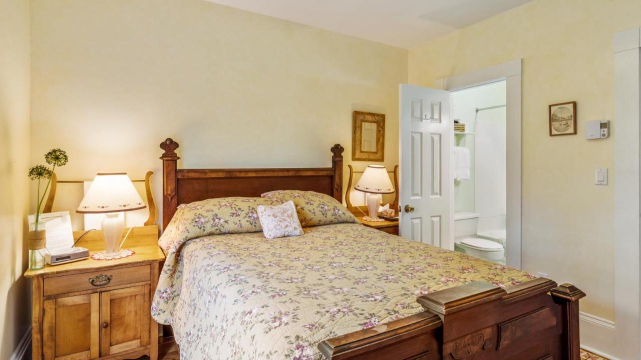 Bayview Pines Country Inn B&B Mahone Bay Extérieur photo