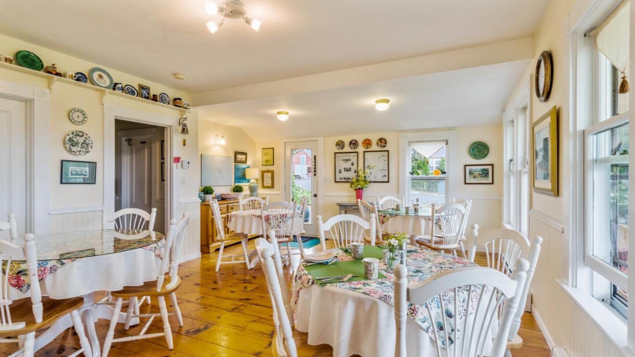 Bayview Pines Country Inn B&B Mahone Bay Extérieur photo