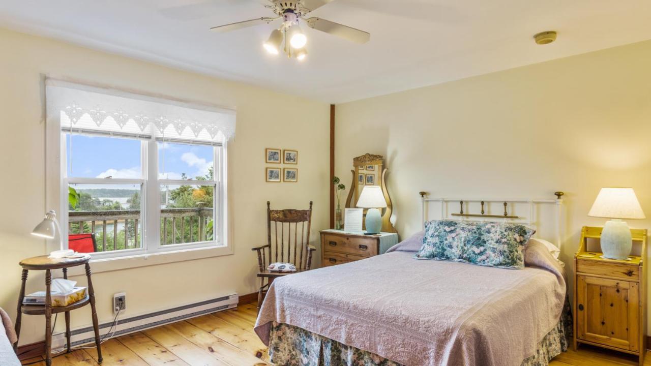 Bayview Pines Country Inn B&B Mahone Bay Extérieur photo