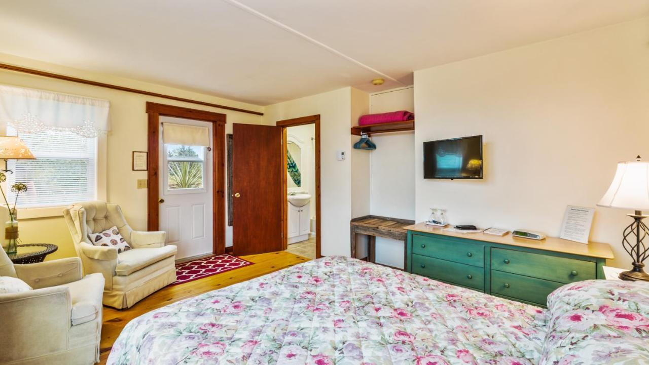 Bayview Pines Country Inn B&B Mahone Bay Extérieur photo