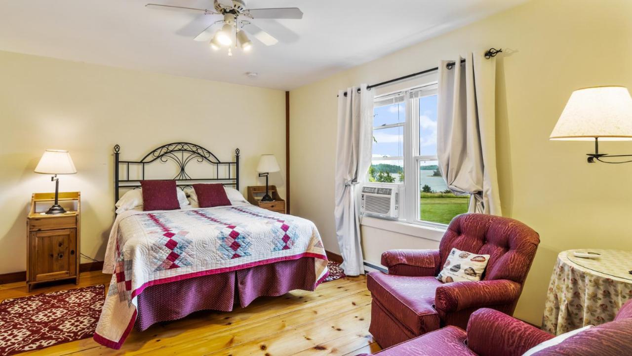 Bayview Pines Country Inn B&B Mahone Bay Extérieur photo