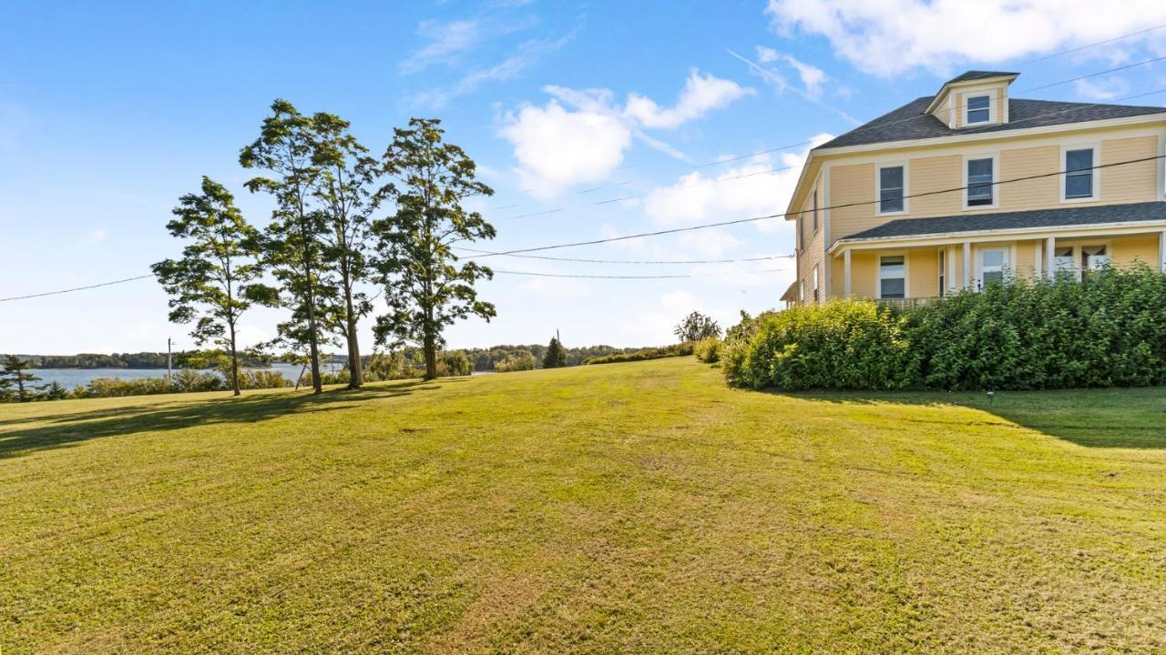 Bayview Pines Country Inn B&B Mahone Bay Extérieur photo