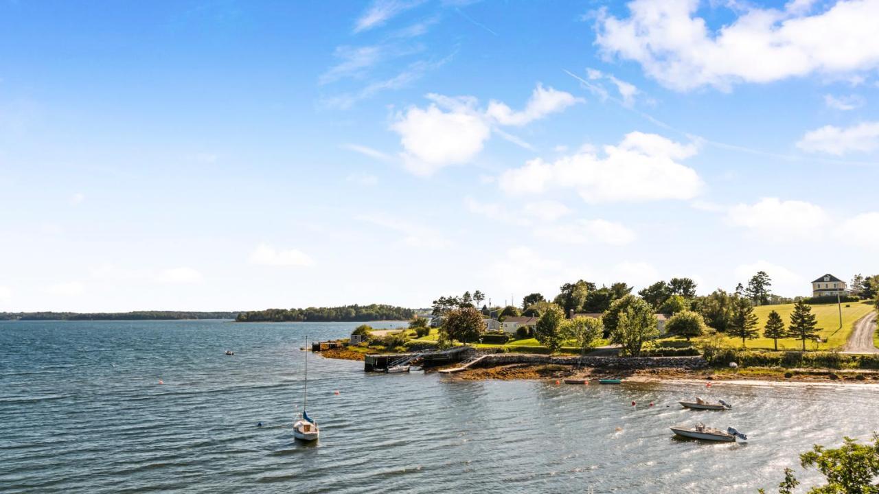 Bayview Pines Country Inn B&B Mahone Bay Extérieur photo